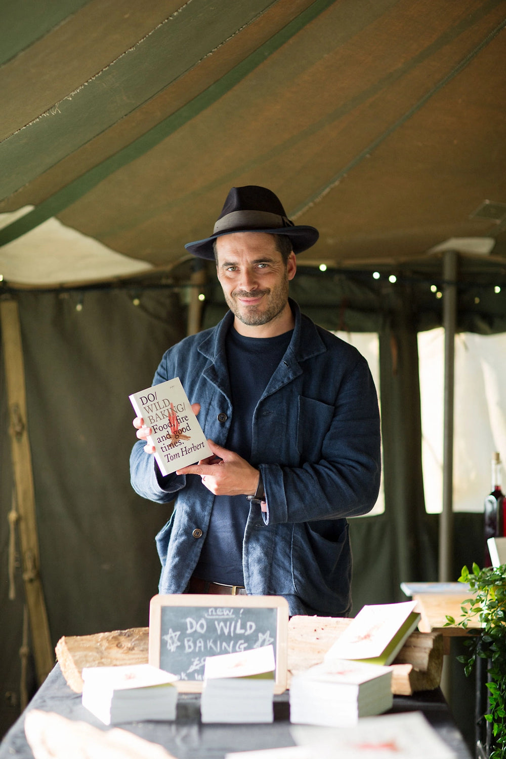 Do Wild Baking, Guide To Campfire Cooking & Adventurous Eats Book