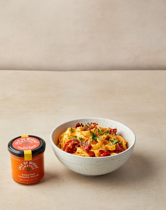 Isle Of Wight Tomatoes Roasted Tomato Pesto - 140g (Best Before: Dec '26)